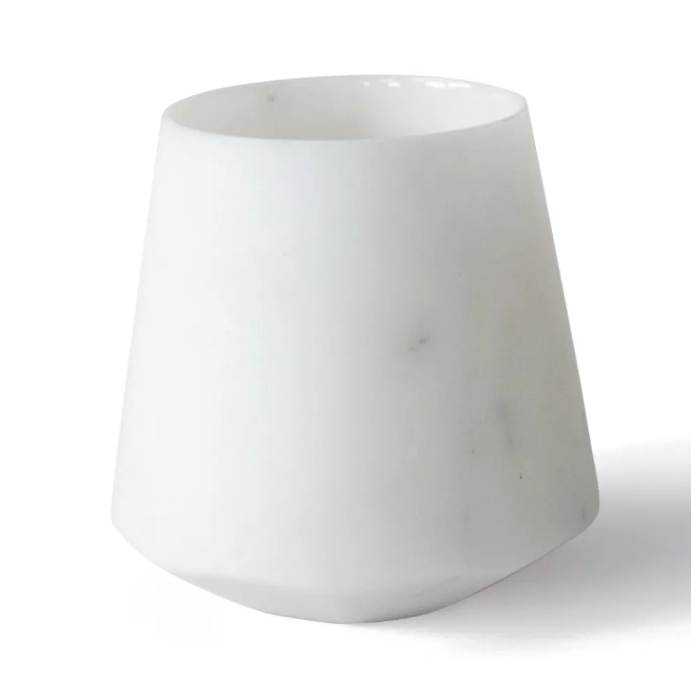 Wasserglas im italienischen Design aus satiniertem Carrara-Marmor - Scaglio