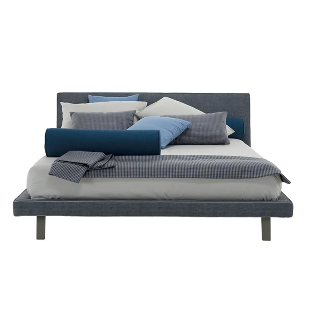 Hochwertiges, modernes gepolstertes Doppelbett, hergestellt in Italien – Yurgen