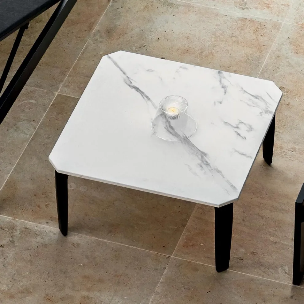 Quadratischer Couchtisch im Freien aus Aluminium und hochwertigem Gres - Filomena