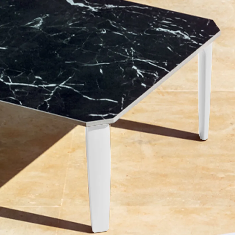 Quadratischer Couchtisch im Freien aus Aluminium und hochwertigem Gres - Filomena