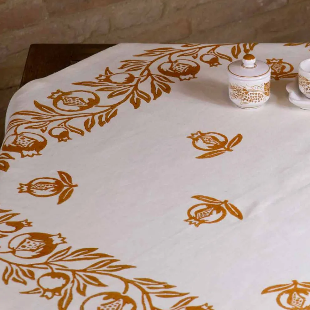 Leinentischdecke von hoher Handwerkskunst mit italienischem Kunstdruck