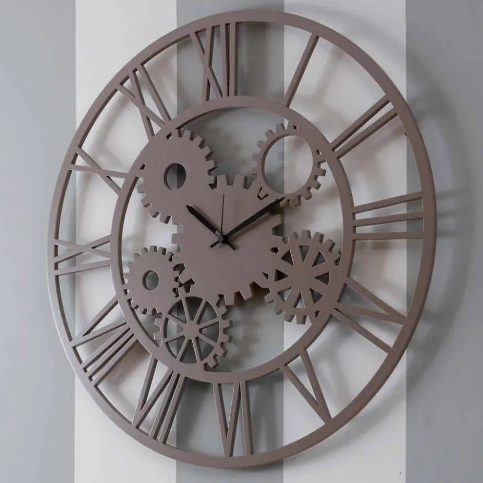 Große und runde schäbige farbige hölzerne Wanduhr - Mechanismus