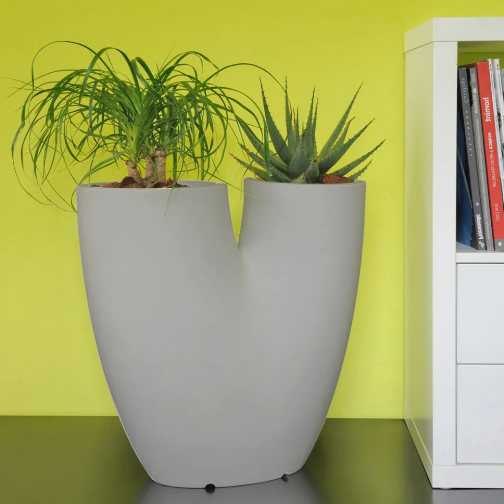 Moderne farbige Gartenvase aus Polyethylen Made in Italy - Flowes