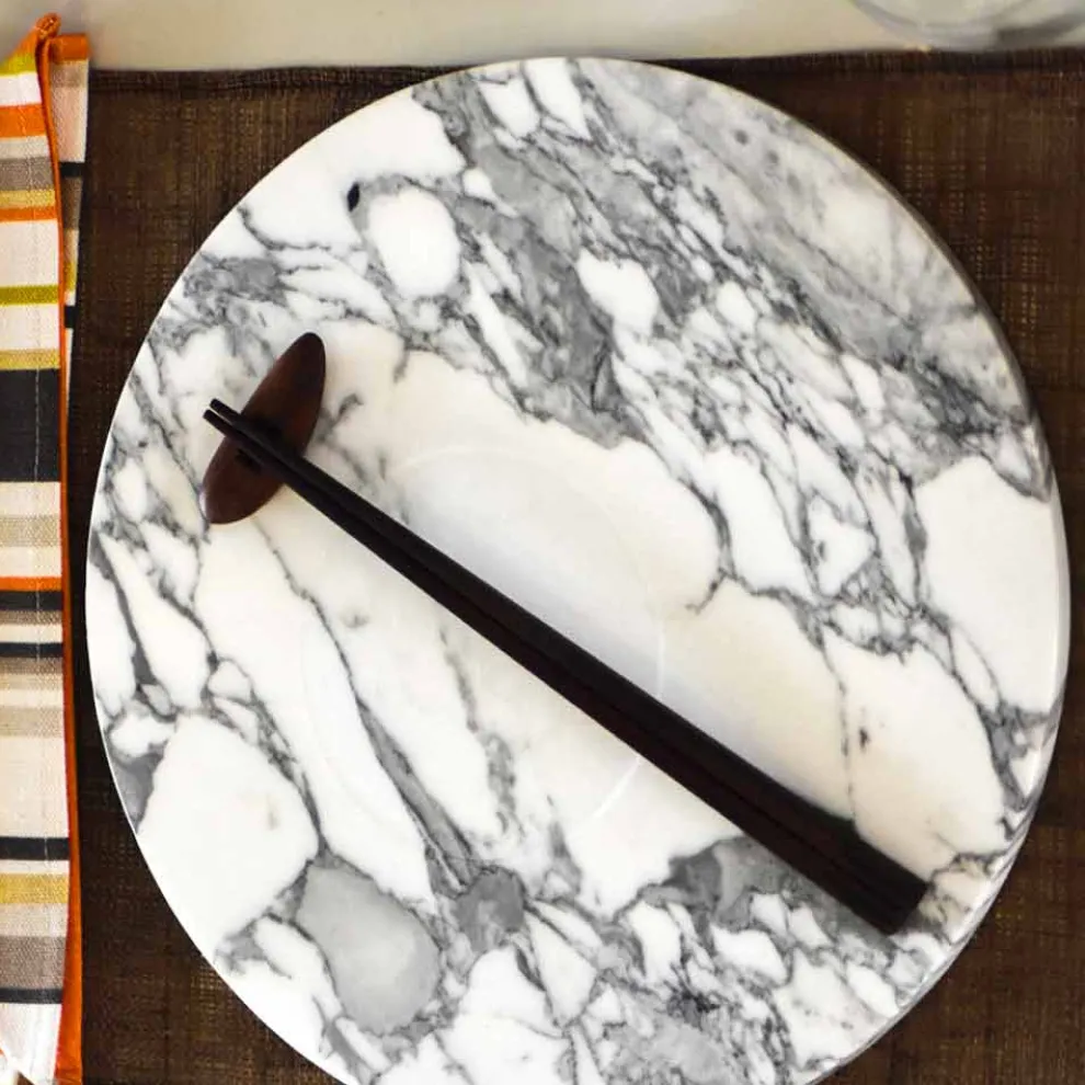 Runder Servierteller aus weißem Carrara-Marmor Made in Italy - Kamil