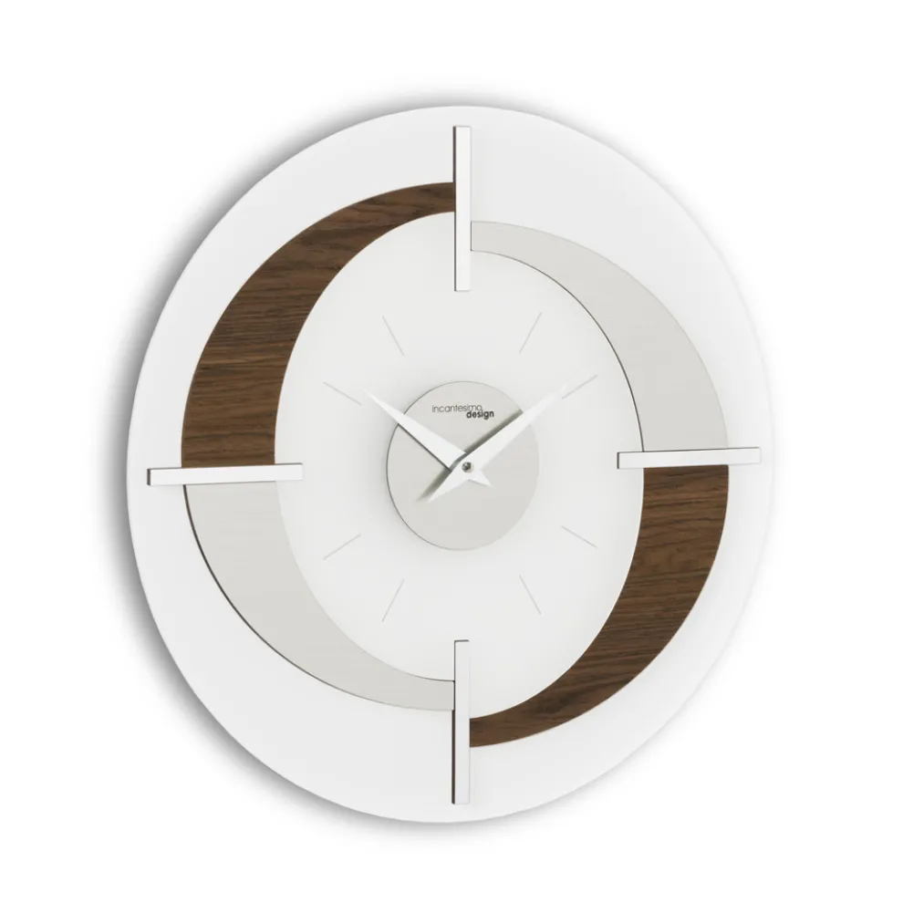 Moderne Designer-Wanduhr in verschiedenen Giove-Ausführungen, hergestellt in Italien