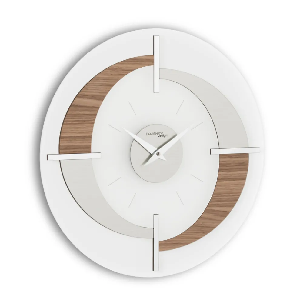 Moderne Designer-Wanduhr in verschiedenen Giove-Ausführungen, hergestellt in Italien