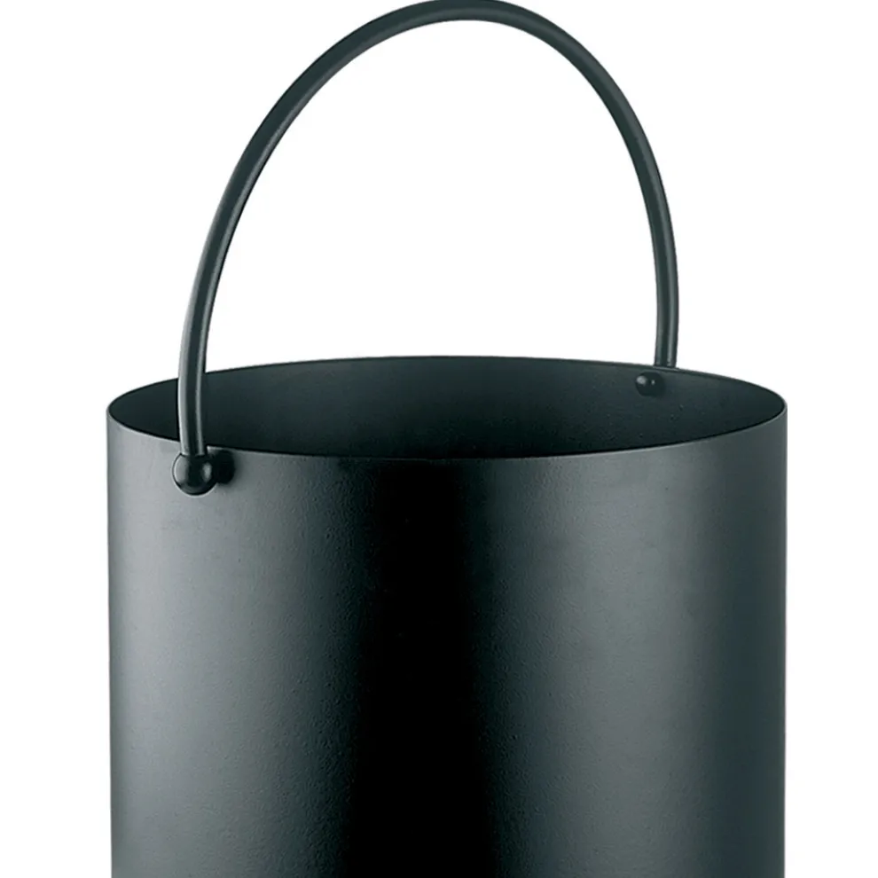 Holzholzhalter aus Metall mit Griff oben und Rädern, hergestellt in Italien – Bison