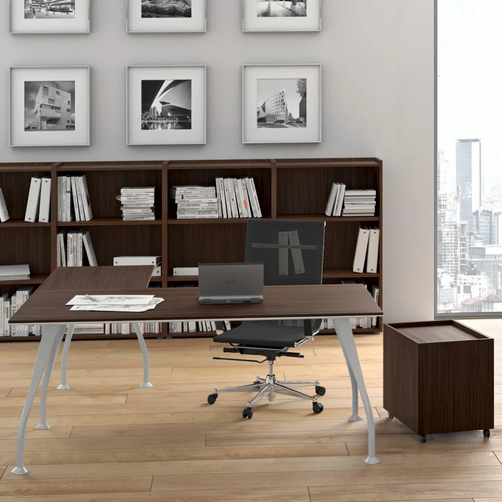 Chefschreibtisch aus Melamin Eiche dunkel - Serio