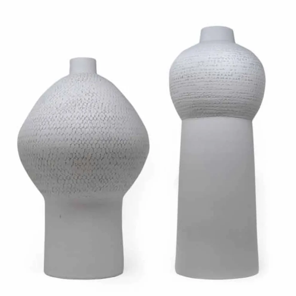Zusammensetzung aus 2 Keramikvasen im modernen Stil - Lampedusa