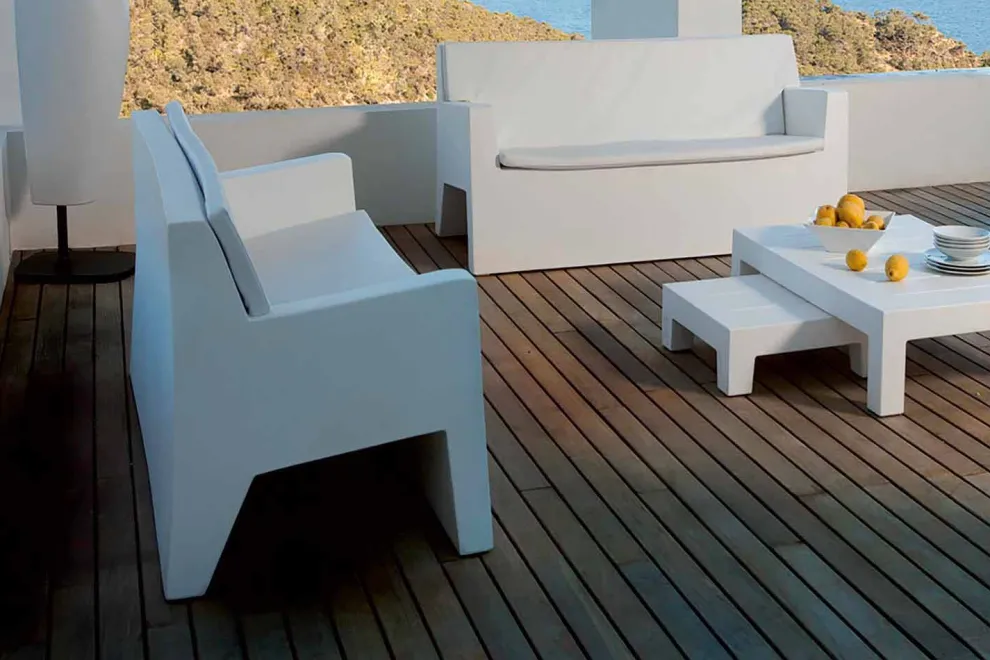 Gartensofa Jut von Vondom aus Polyethylenharz, modernes Design