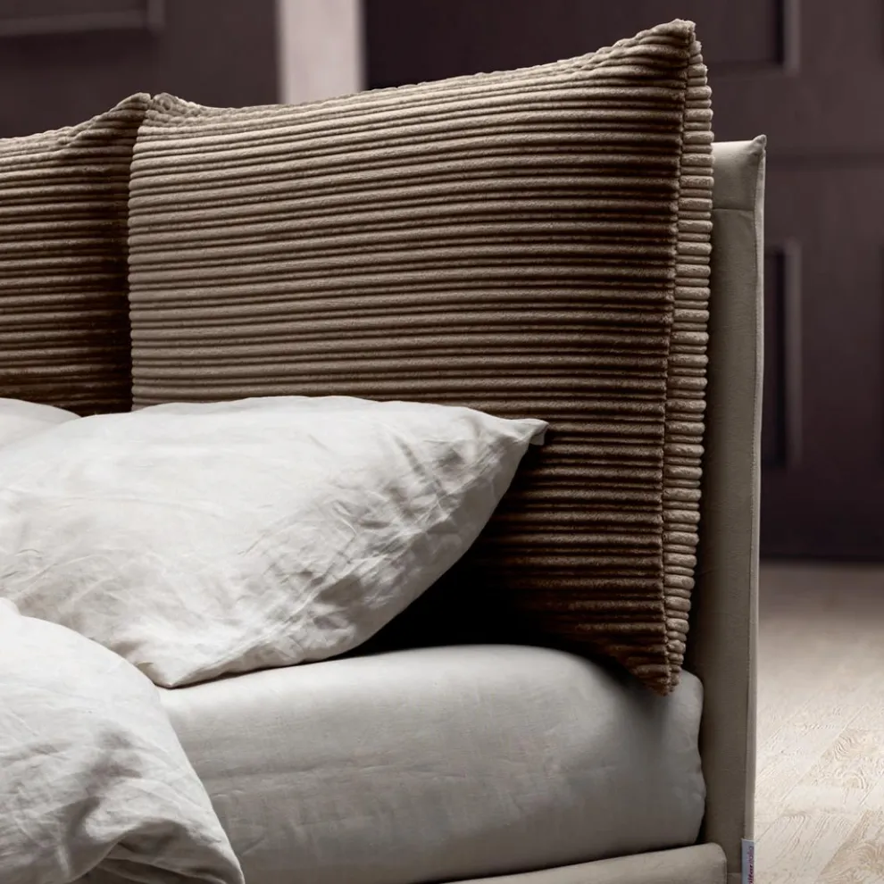 Doppelbett 160x190 mit 2 weichen Kissen im Kopfteil - Tramonti