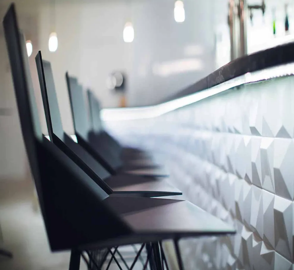 Moderner Hocker Faz von Vondom aus Polypropylen und Edelstahl, 4 Stück