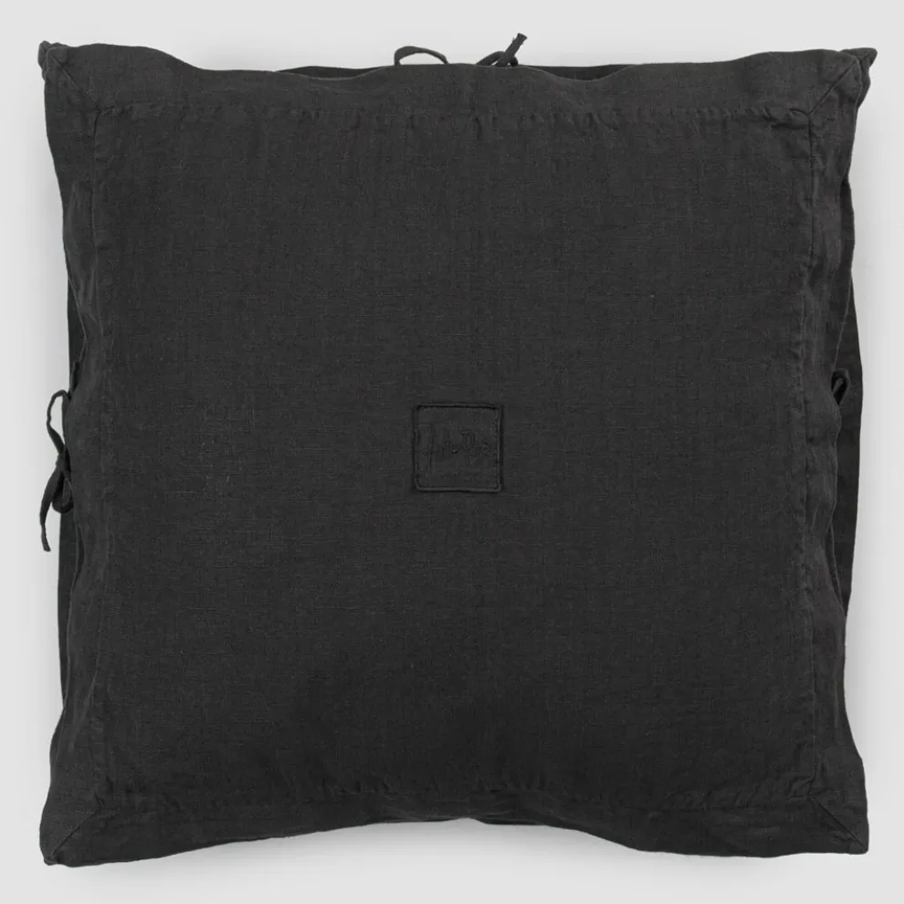 Quadratischer Kissenbezug aus schwerem schwarzem Leinen und Schnürsenkel Made in Italy - Matero