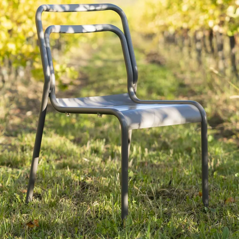 2 Innen- und Außenstühle aus 100 % recyceltem Aluminium in verschiedenen Farben – Getränk