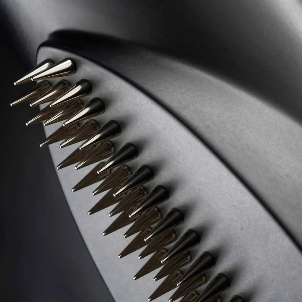 Dekorative Vase aus mattschwarzer Keramik, handgefertigt in Italien - Medina