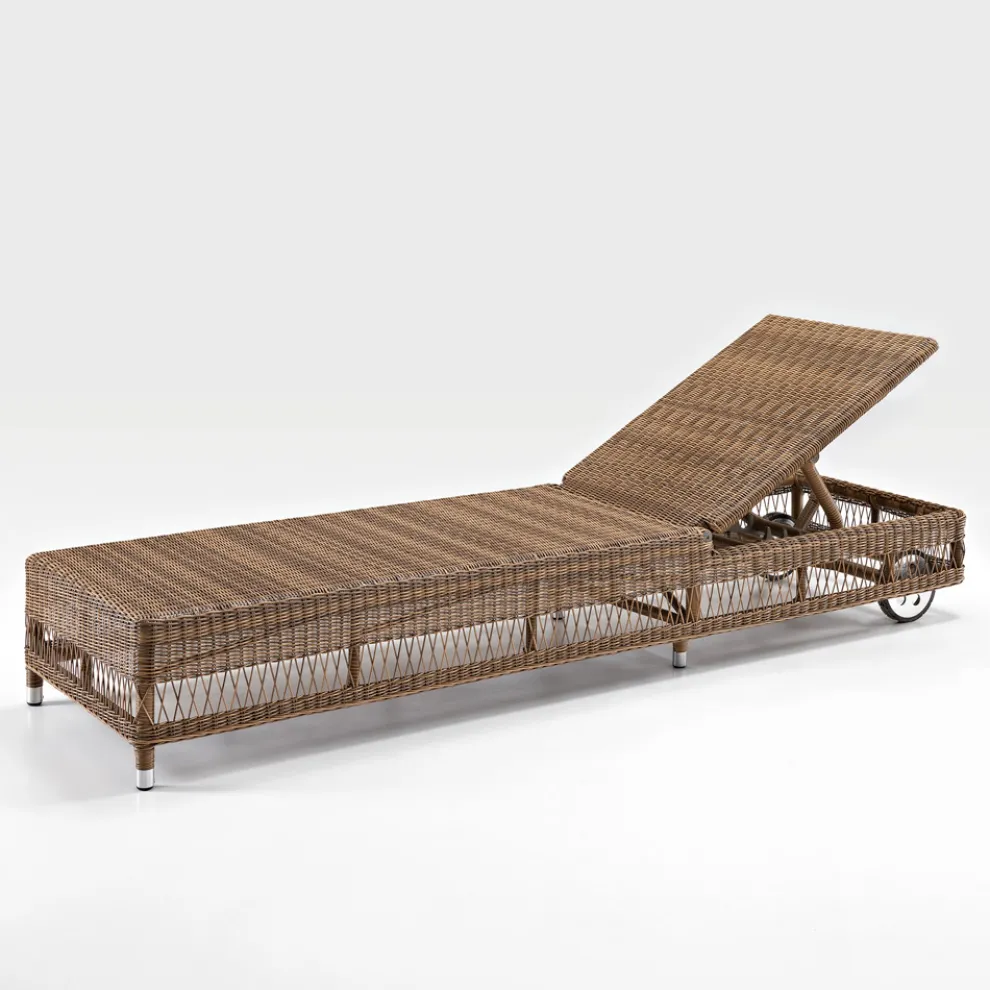 Outdoor-Sonnenliege mit Rollen aus handgewebtem Polyrattan - Gigi