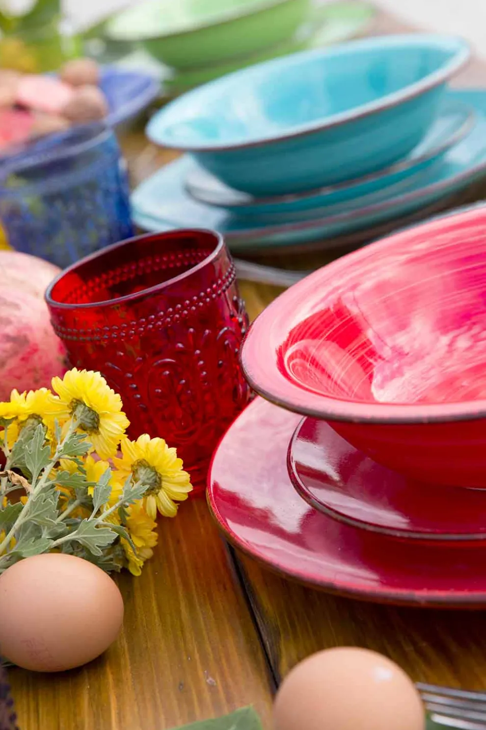 Geschirr mit farbigen Tellern 18 Stück in modernem Steinzeug - Abruzzen