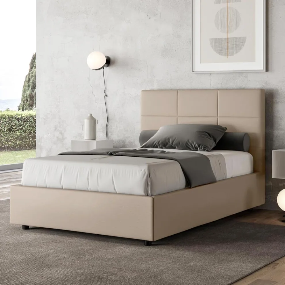 Bett 140x200 cm mit rechteckigem Kopfteil aus Kunstleder Made in Italy - Brina