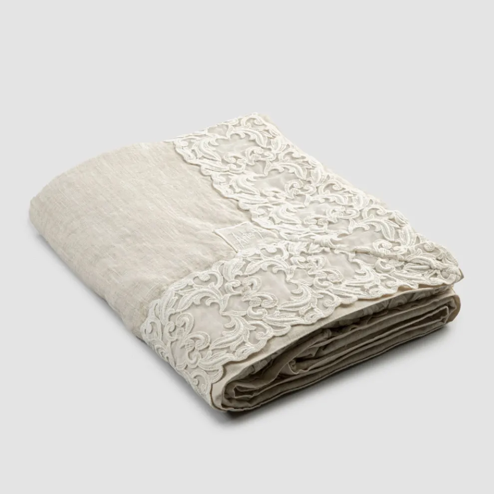 Beige rechteckige Leinentischdecke mit Farnese Luxury Artisan Lace - Kippel