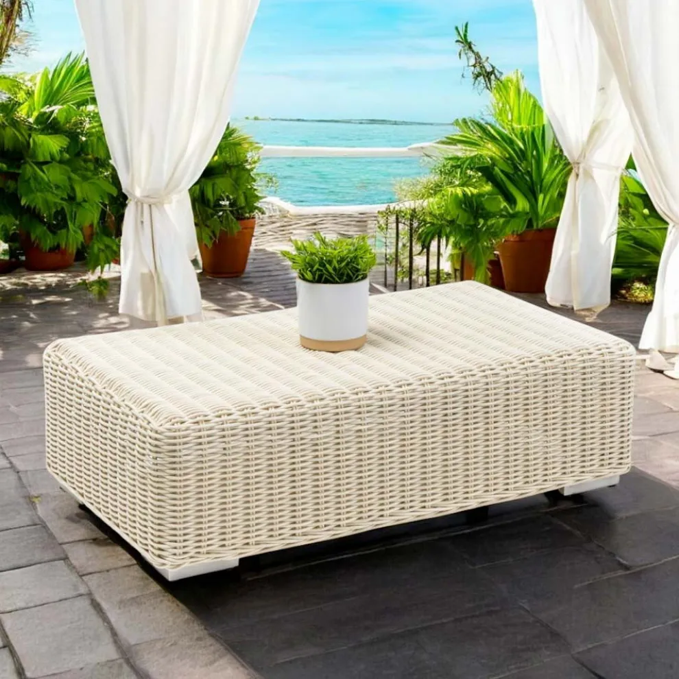 Garten-Couchtisch aus handgeflochtenem Polyrattan - Yoko