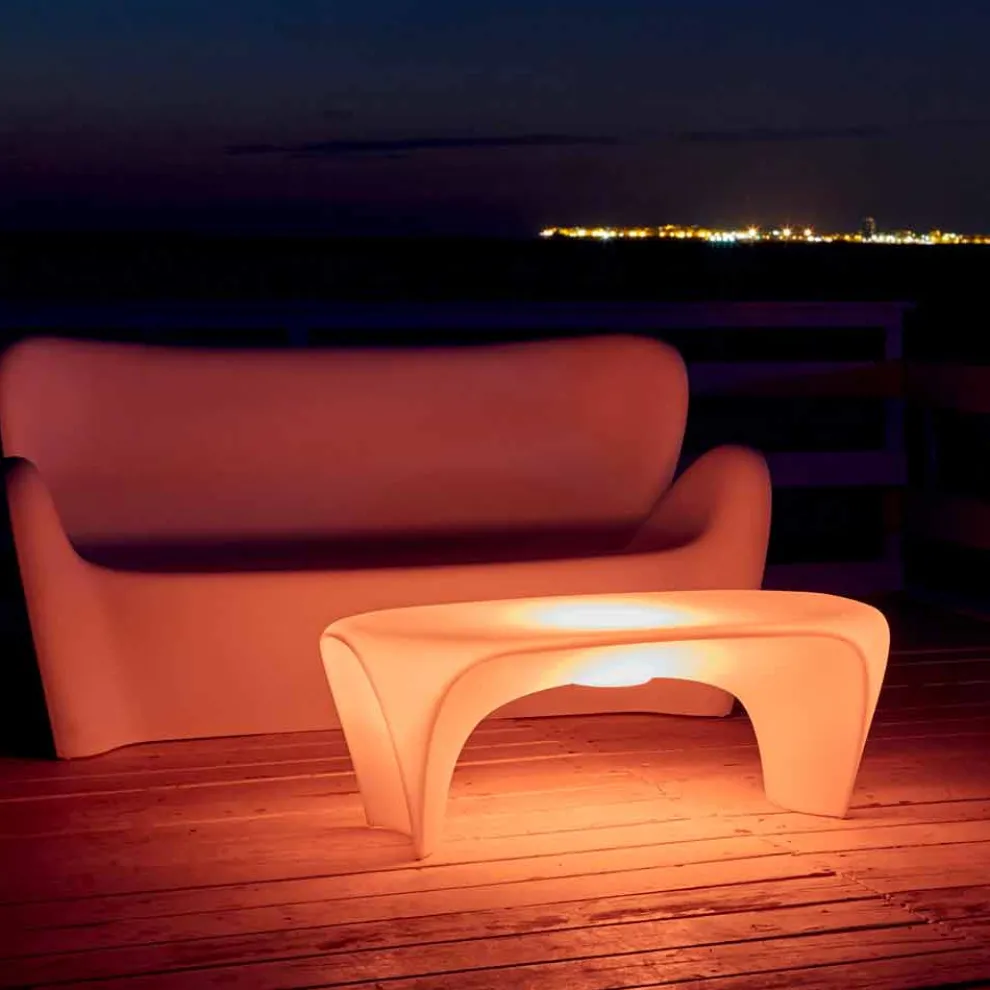 RGB Leuchtender Couchtisch für Outdoor- oder Indoor-Design aus Kunststoff - Lily von Myyour