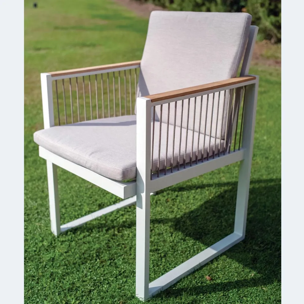 Outdoor-Sessel aus lackiertem Aluminium mit Seeseil und Teakholz - Chase