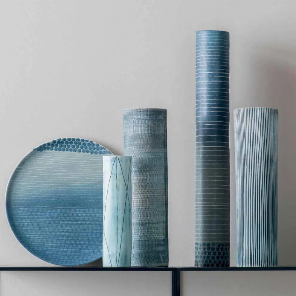 Komposition aus 4 Vasen und Tafelaufsatz aus handbemaltem Porzellan - Liberio