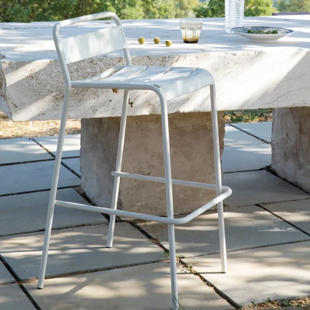 Stapelbarer Outdoor-Hocker aus verzinktem Metall Made in Italy - Amina