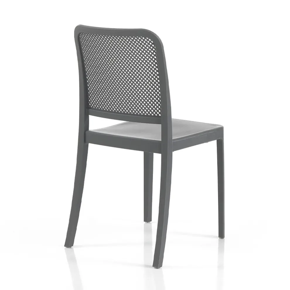 4 stapelbare Innen- und Außenstühle aus Polypropylen – Pfau