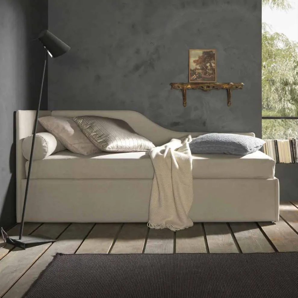 Letto singolo con testiera sagomata und pannello laterale, Line8 Bolzan