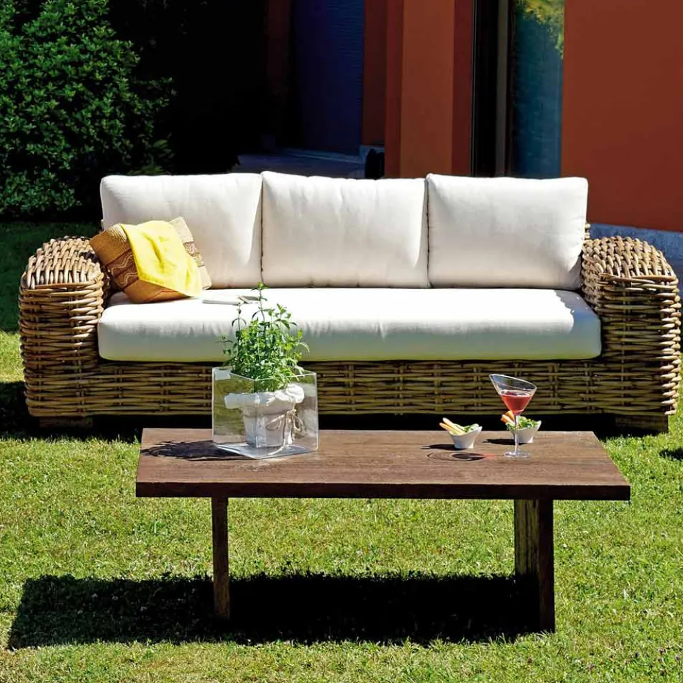 Rattan-Gartenlounge mit Couchtisch und Kissen aus Holz - Hugues