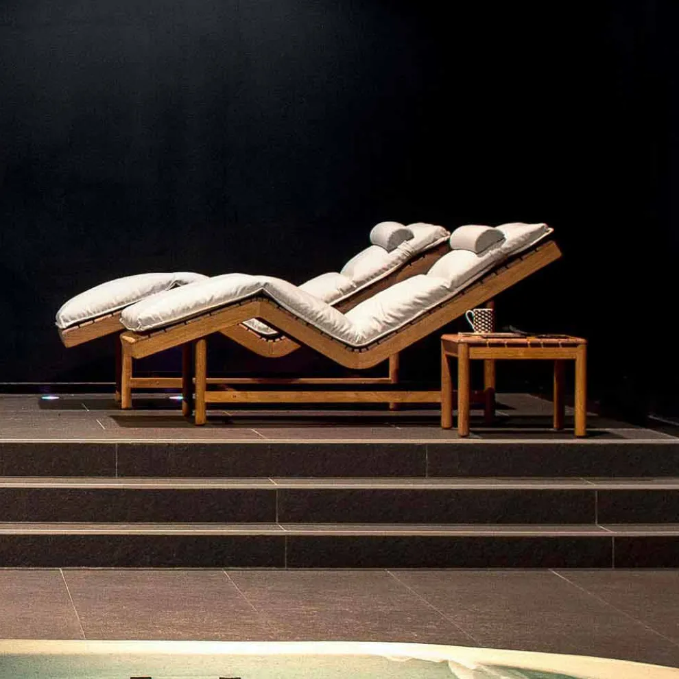 Moderne Teak Sonnenliege für Indoor und Outdoor Varaschin Barcode