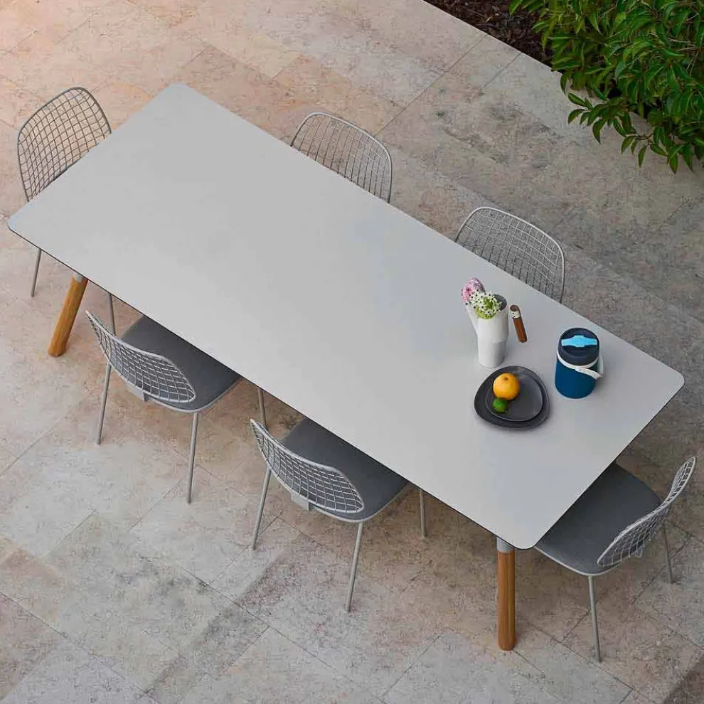 Esstisch HPL Tischplatte und Tischbeine aus Teakholz H75 cm Varaschin Link