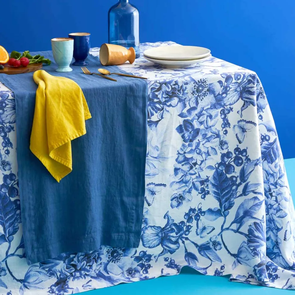 Bedruckte und waschbare Leinentischdecke mit üppigem Blumenmuster - Caress