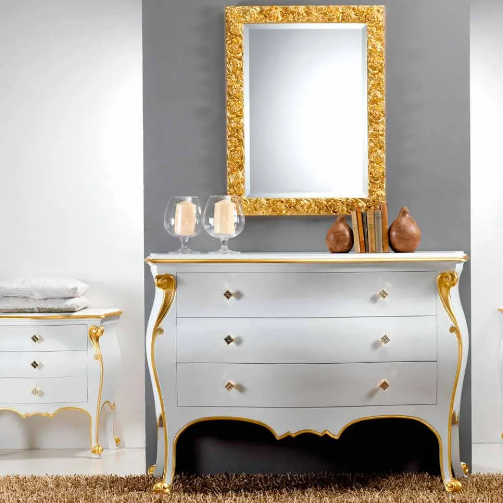 Schlafzimmer Kommode im klassischen Wohnstil mit goldenem Applikationen Bio handmade