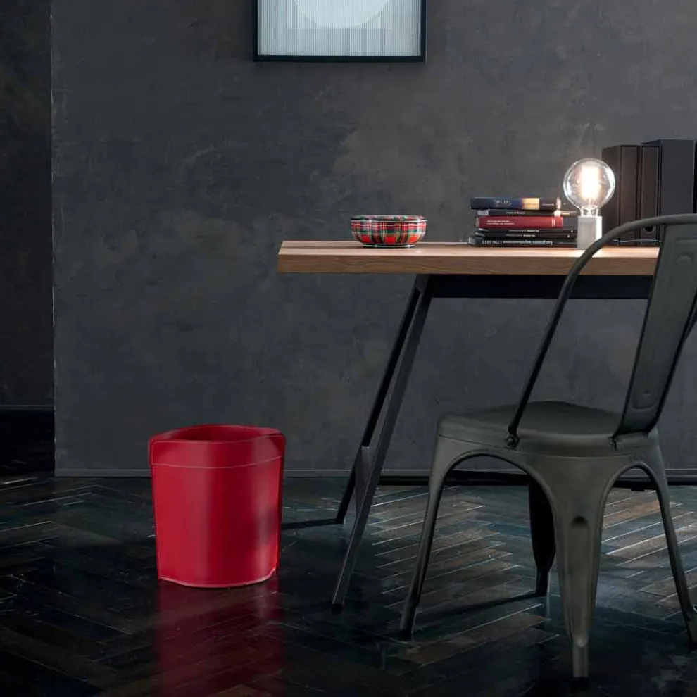 Papierkorb aus recyceltem Canistro-Leder in Italien