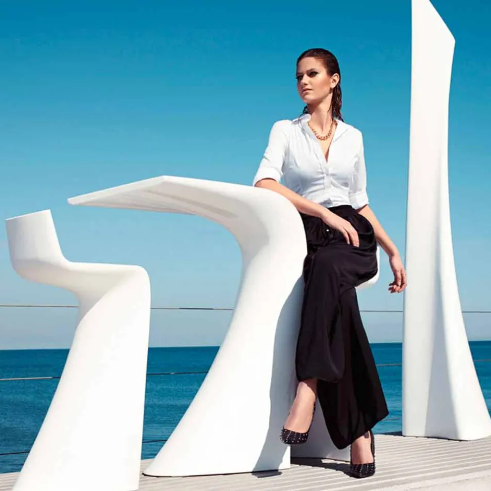 Hoher Außentisch H 100 cm Wing Vondom, modernes Design aus Polyethylen