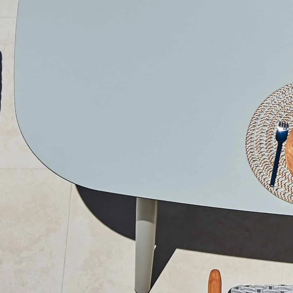 Design Gartentisch aus farbigem Aluminium Varaschin Ellisse