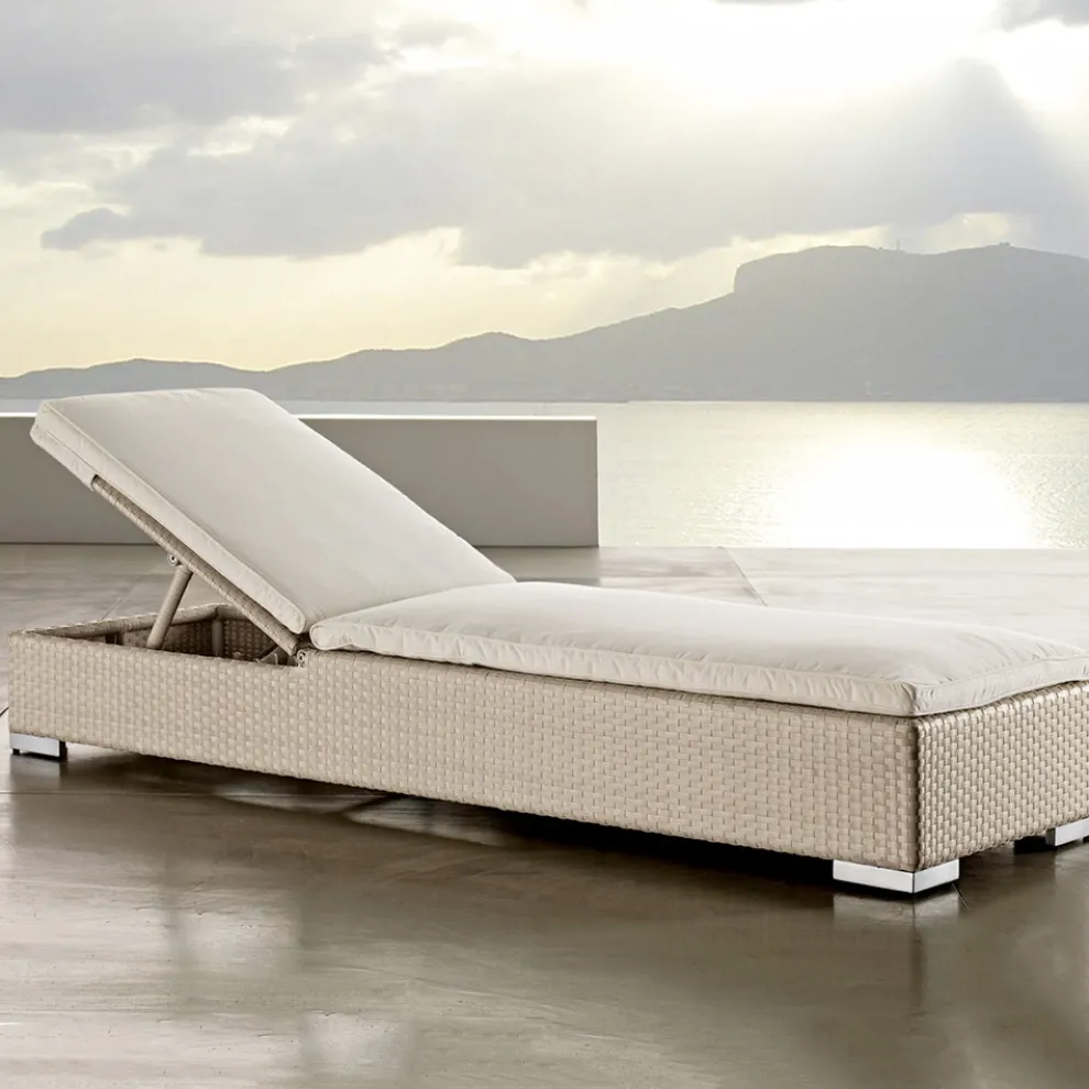 Gartenliege aus handgewebtem Polyrattan - Experia