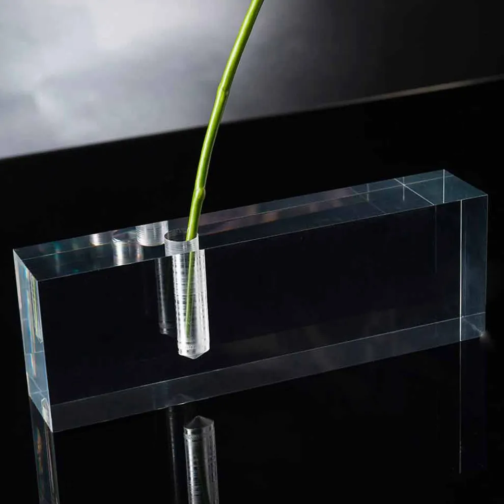 Moderne transparente Plexiglas Blumenvase Made in Italy - Unikat