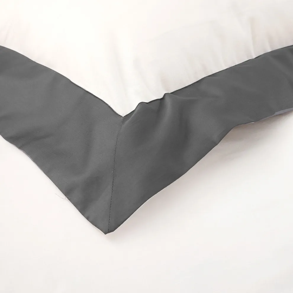 Einzel- und eineinhalbquadratisches Bettbezug-Set aus 100 % Baumwolle und 10 % Baumwollsatin - Detail