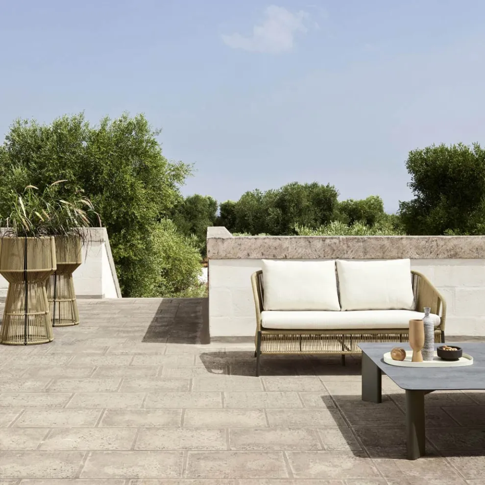 2-Sitzer Gartensofa aus Aluminium mit Geflecht - Cricket von Varaschin