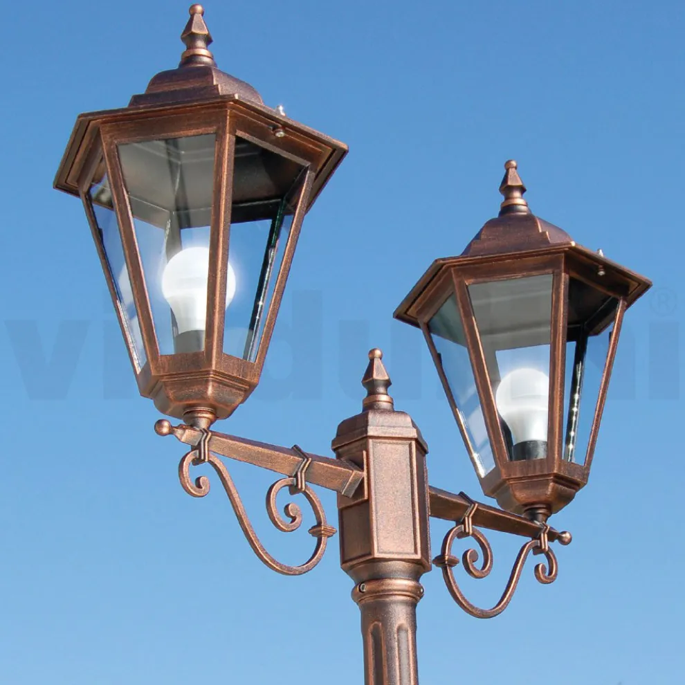 221 cm hohe Gartenlampe aus Glas und 5 Aluminiumausführungen - Pinako