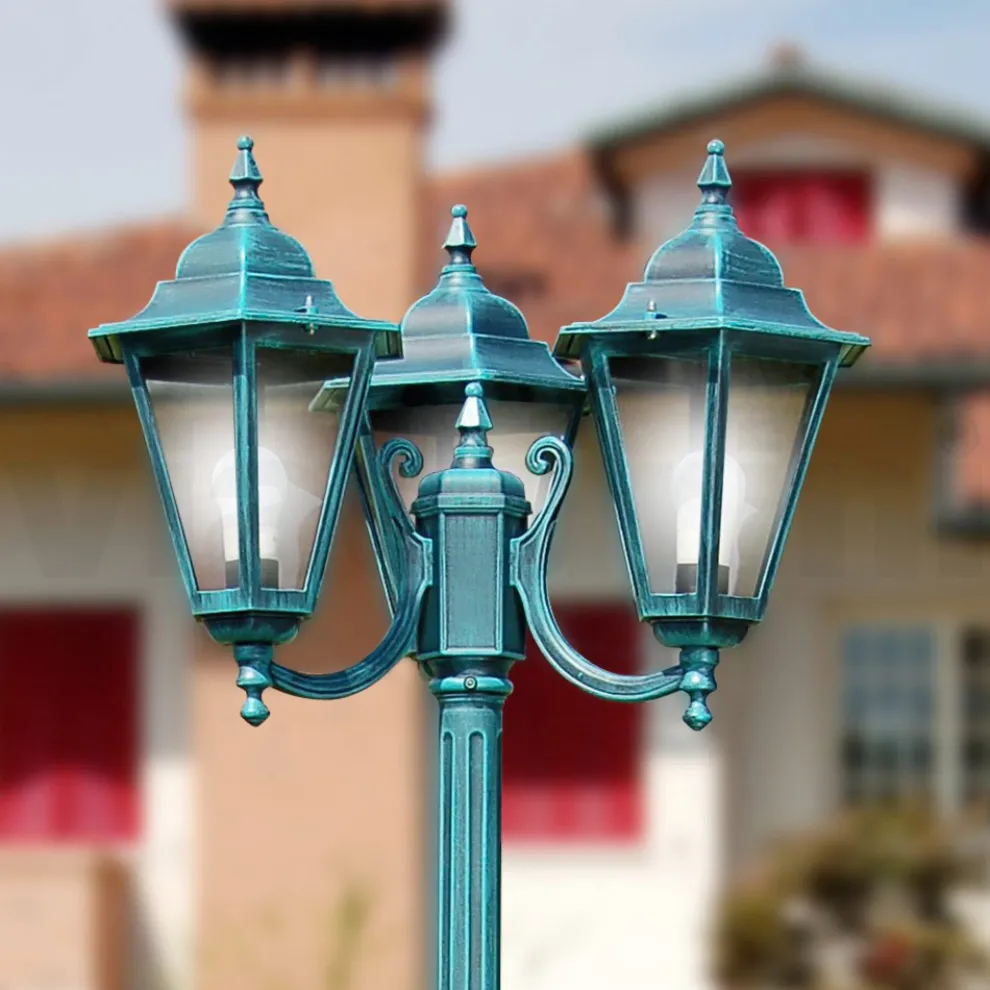 211 cm hohe Gartenlampe aus Glas und 5 Aluminiumausführungen - Pinako