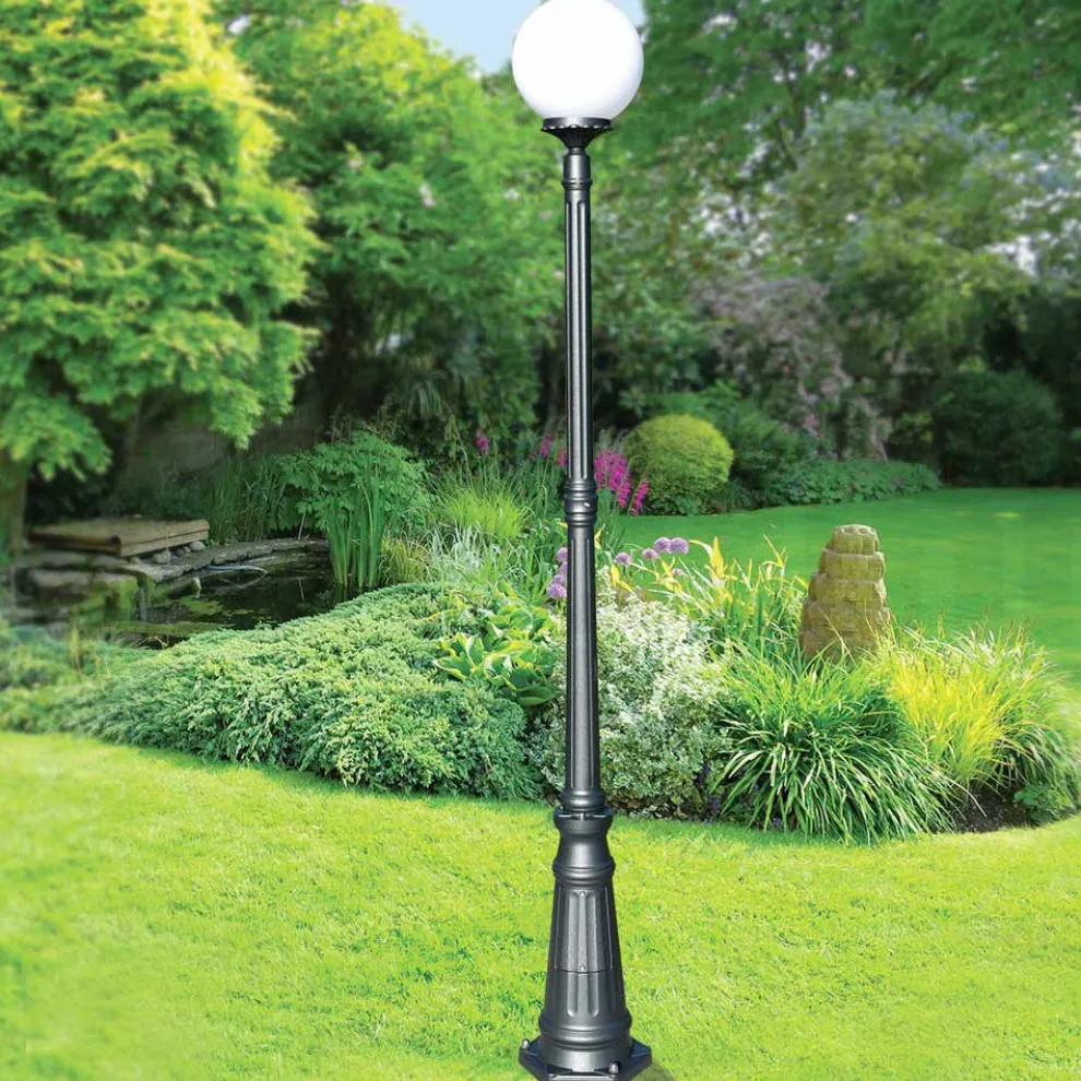 208 cm hohe Straßenlaterne aus Acryl und anthrazitfarbenem Aluminium. Hergestellt in Italien - Trovaantracite