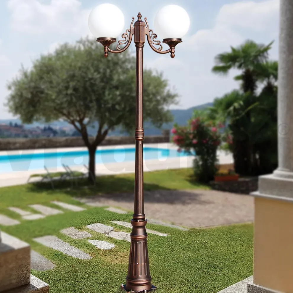 200 cm hohe Straßenlaterne aus schwarzem Acryl und Aluminium, hergestellt in Italien - Trovanero