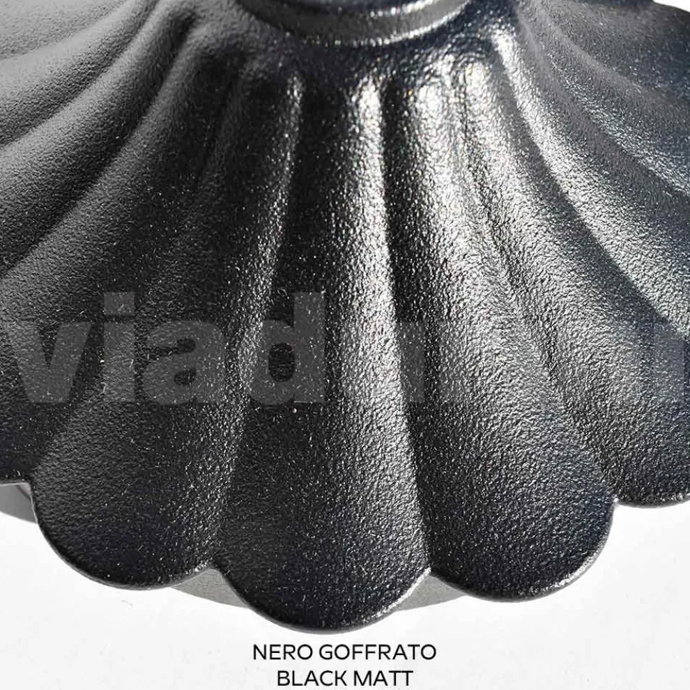 200 cm hohe Straßenlaterne aus schwarzem Acryl und Aluminium, hergestellt in Italien - Trovanero