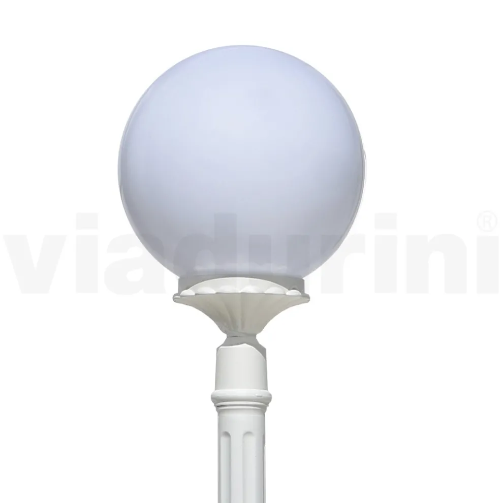 208 cm hohe Straßenlaterne aus weißem Acryl und Aluminium, hergestellt in Italien - Trovabianco