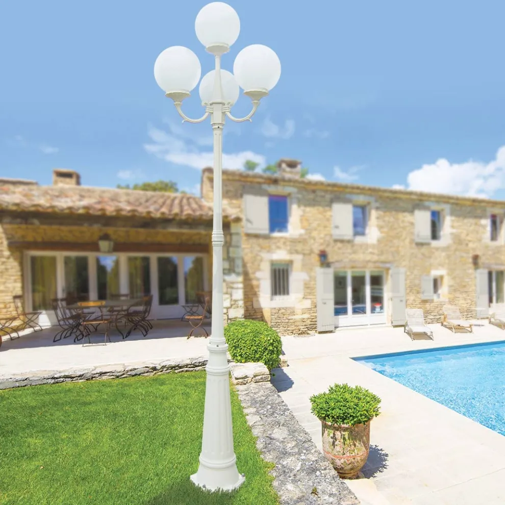 270 cm hohe Straßenlaterne aus weißem Acryl und Aluminium, hergestellt in Italien - Trovabianco