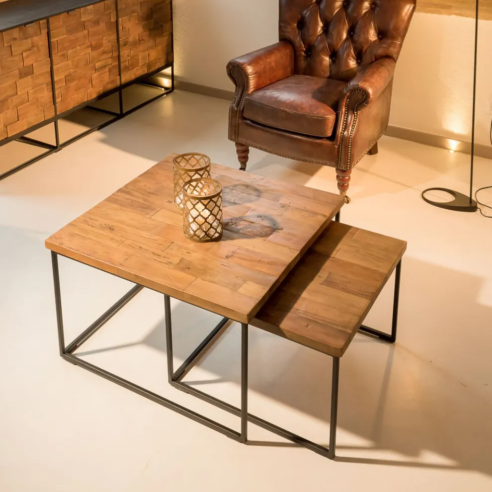 2 Couchtische mit Platte aus recyceltem Holz und Metallfuß - Slide